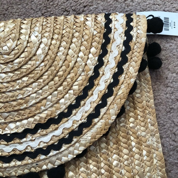 Women’s Clutch - Picture 8 of 9